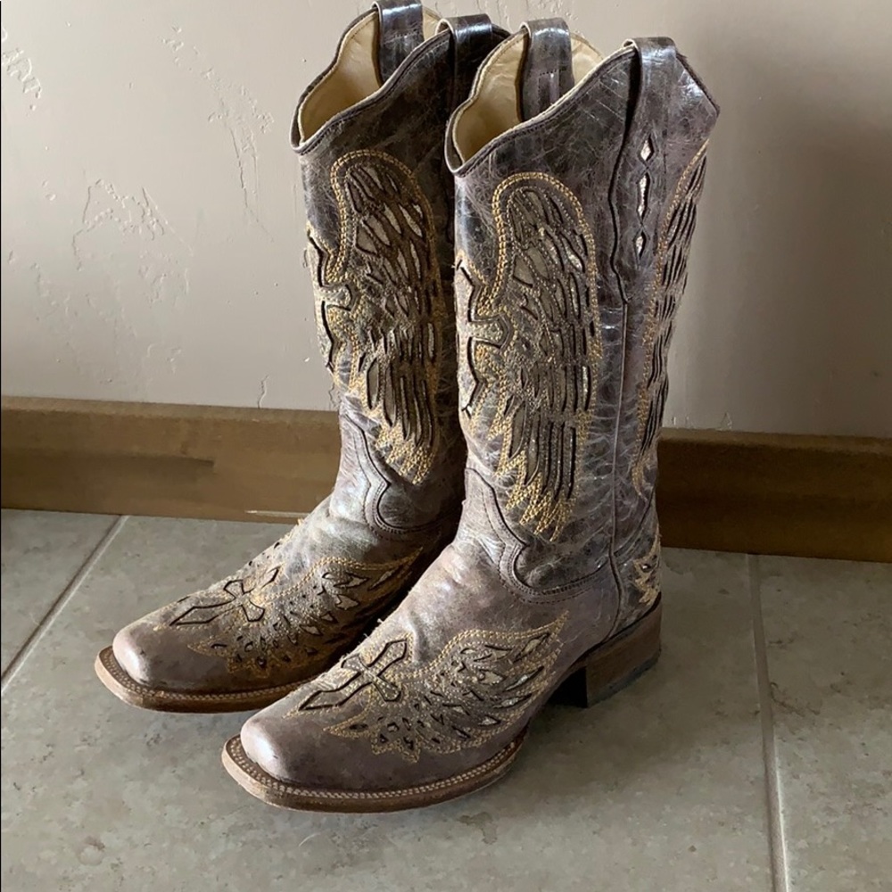 Corral boots